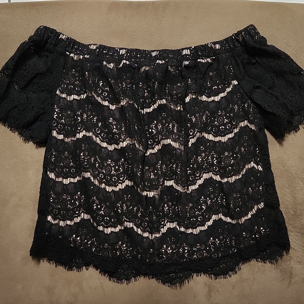 Off the shoulder top - Medium